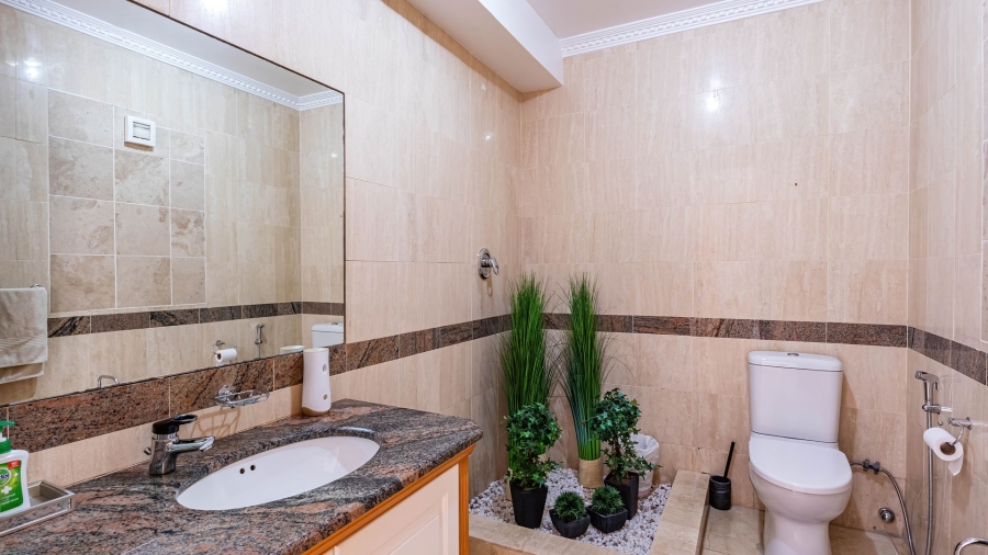 7 Bedroom Property for Sale in Constantia Western Cape